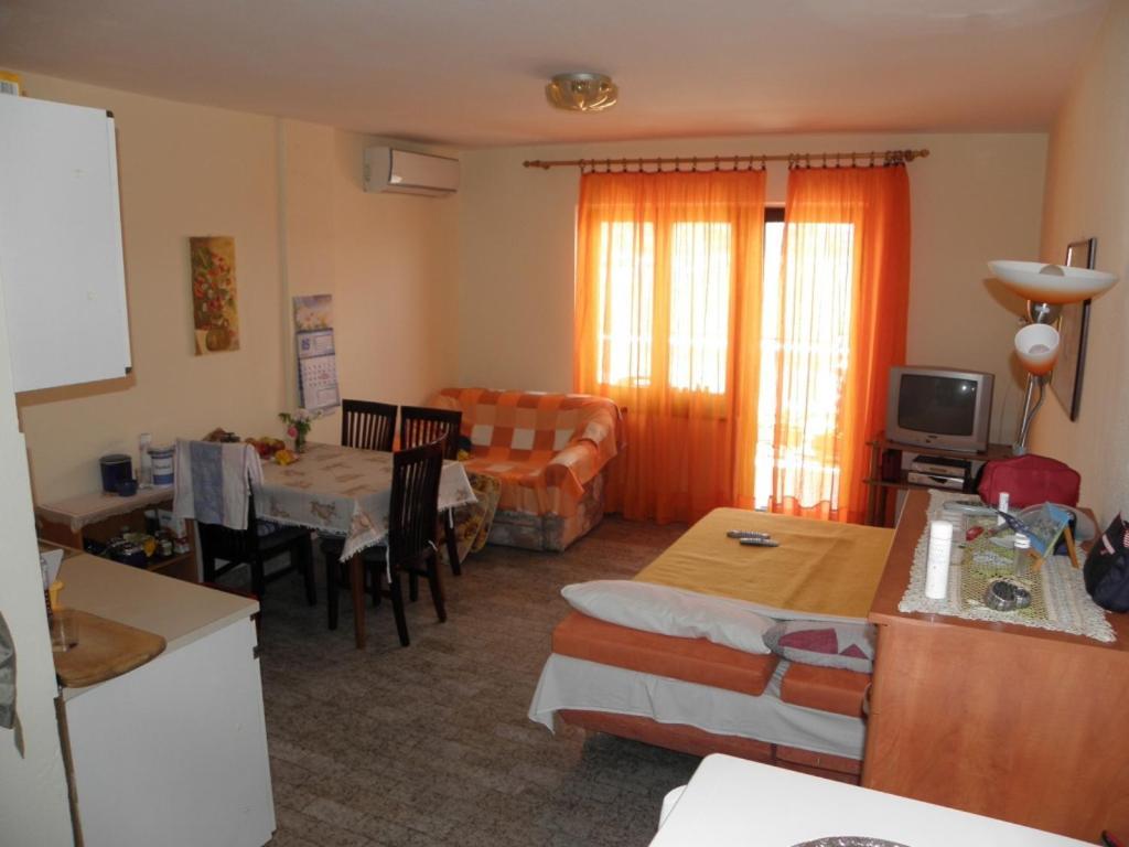 Apartments Milan In Baska Exterior photo