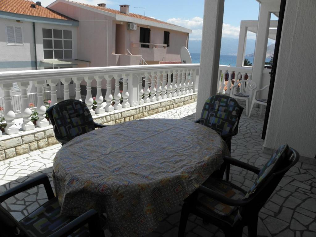 Apartments Milan In Baska Exterior photo
