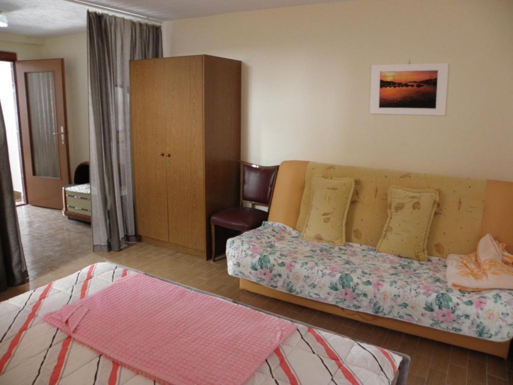 Apartments Milan In Baska Exterior photo