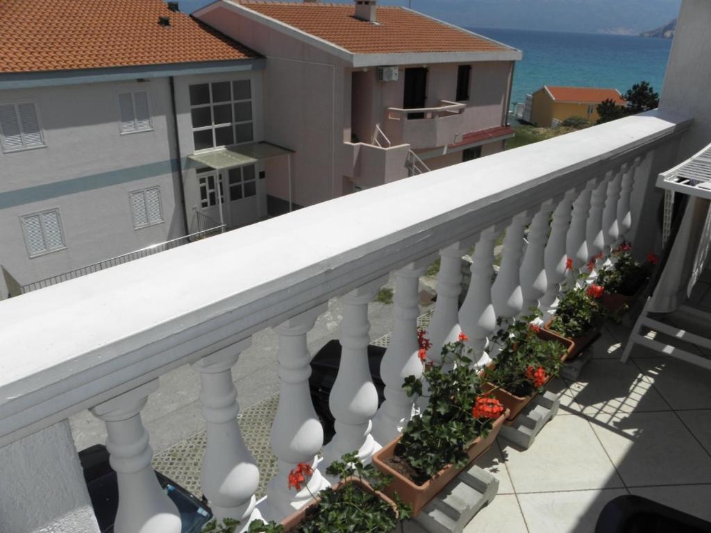Apartments Milan In Baska Exterior photo
