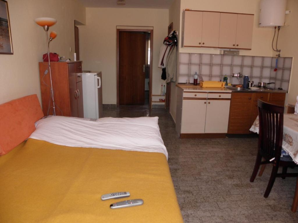 Apartments Milan In Baska Exterior photo