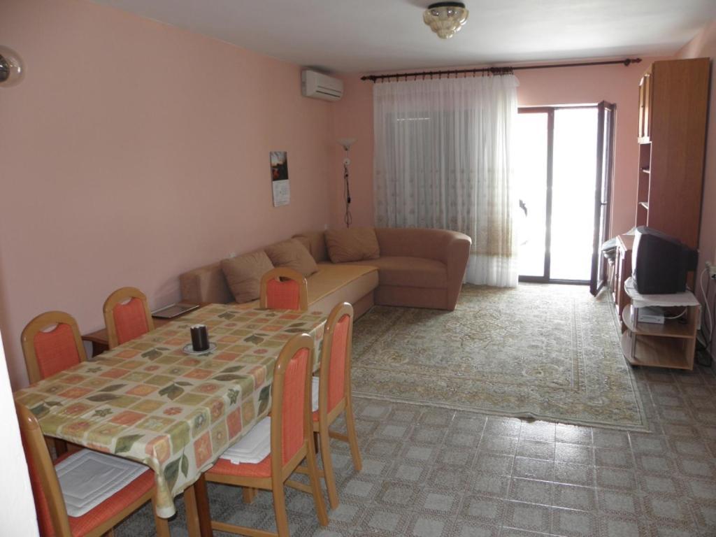 Apartments Milan In Baska Exterior photo
