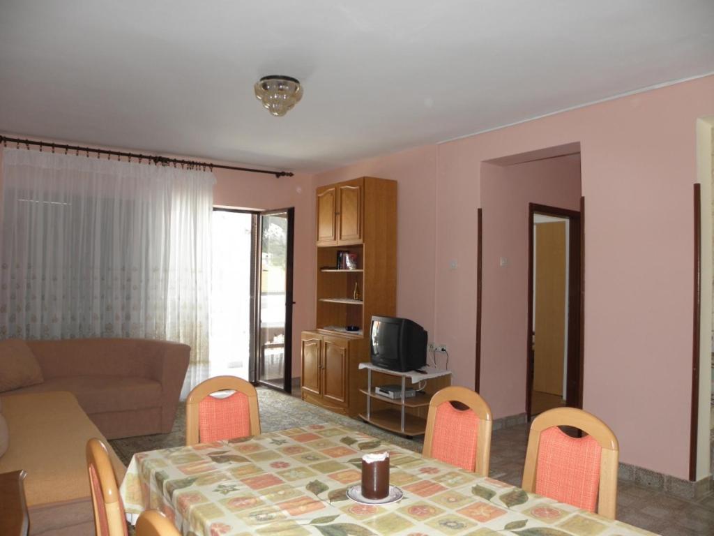 Apartments Milan In Baska Exterior photo