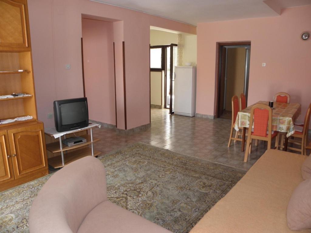 Apartments Milan In Baska Exterior photo